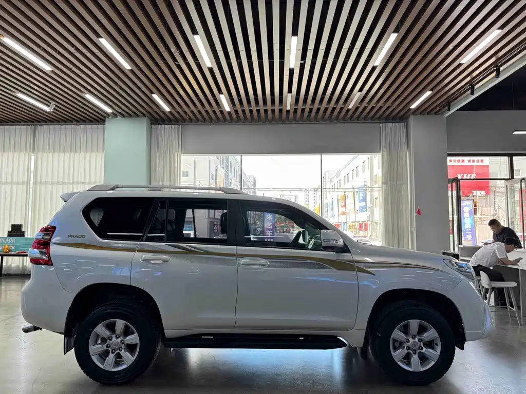 Toyota Prado 2017 — фото 18