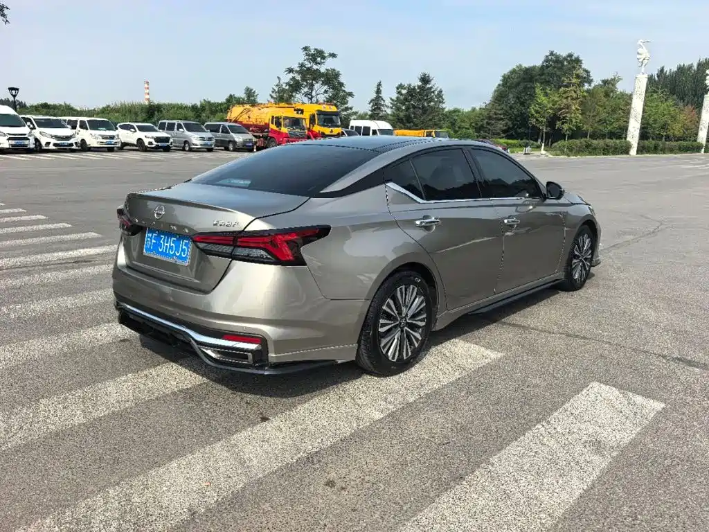 Nissan Teana 2023