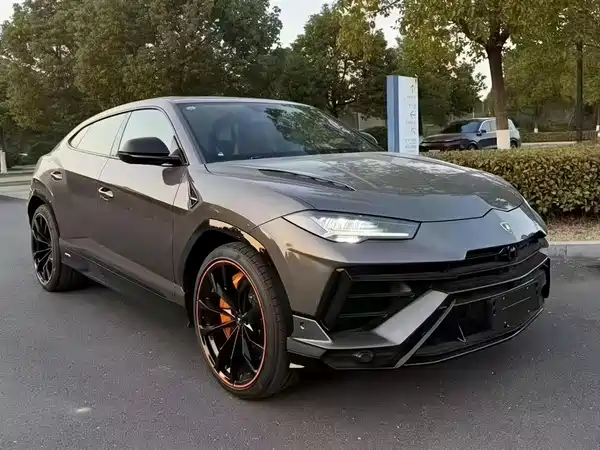 Lamborghini Urus 2026