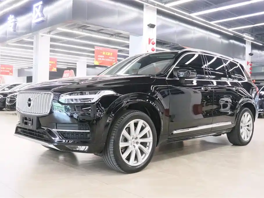 Volvo XC90 2019 — фото 1