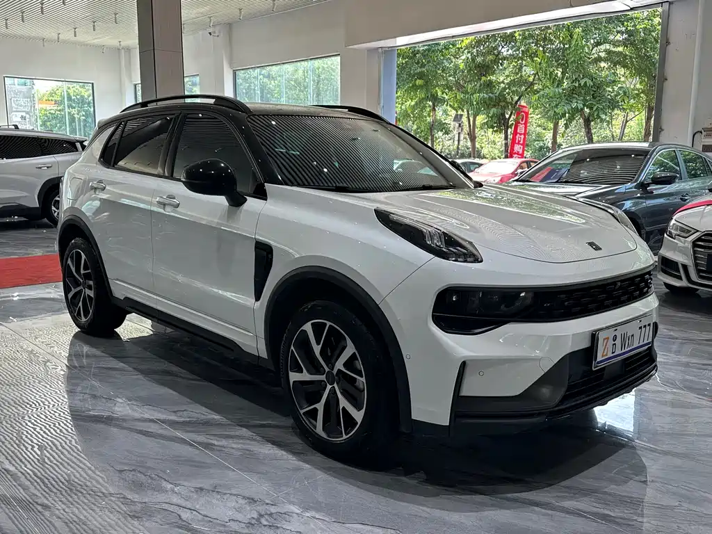 Lynk & Co 01 EM-P 2021 — фото 3
