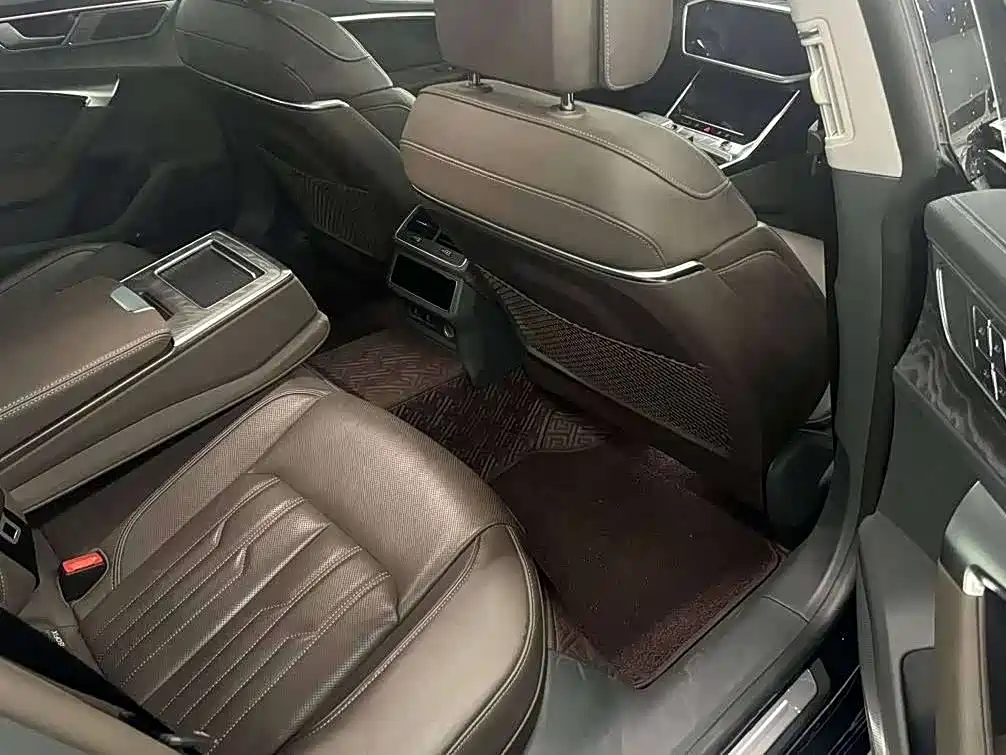 Audi A7L 2022 — фото 11