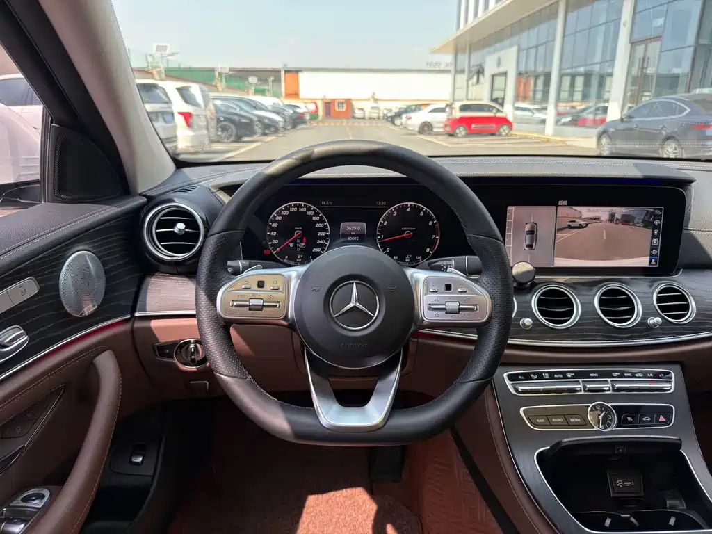 Mercedes-Benz E-Class 2019 — фото 9