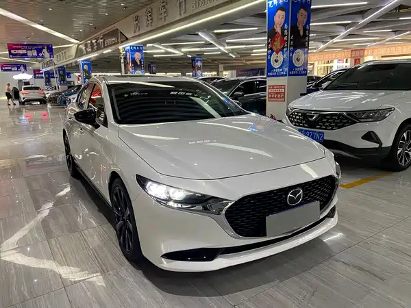 Mazda 3 Axela 2023