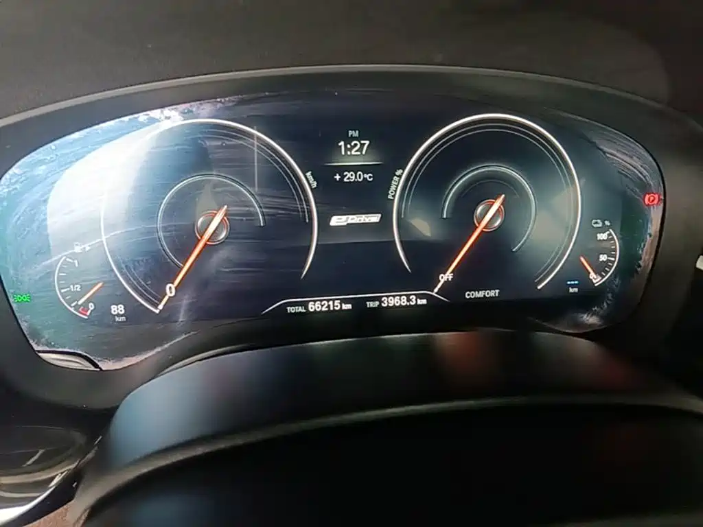 BMW 5 Series New Energy 2019 — фото 12