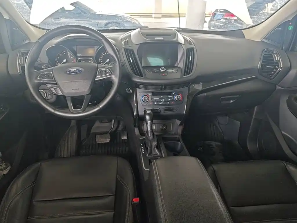 Ford Kuga 2017 — фото 10