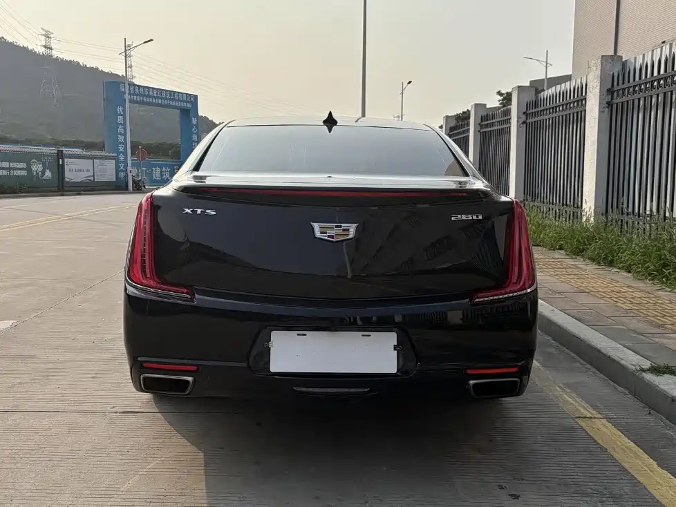 Cadillac XTS 2018 — фото 8