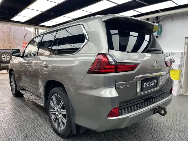 Lexus LX 2016