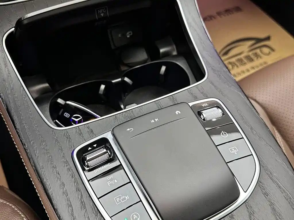 Mercedes-Benz E-Class 2023 — фото 17