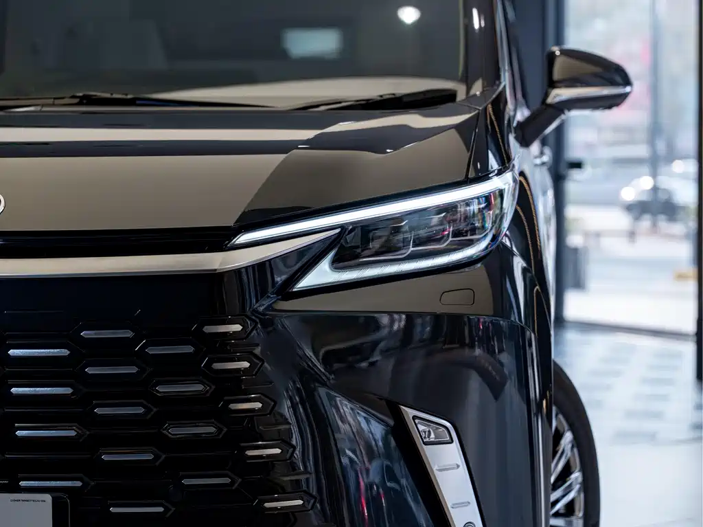 Lexus LM 2026