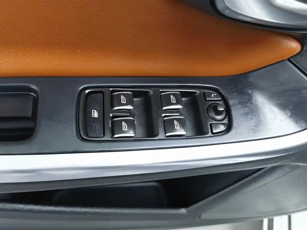 Volvo S60 2017 — фото 9