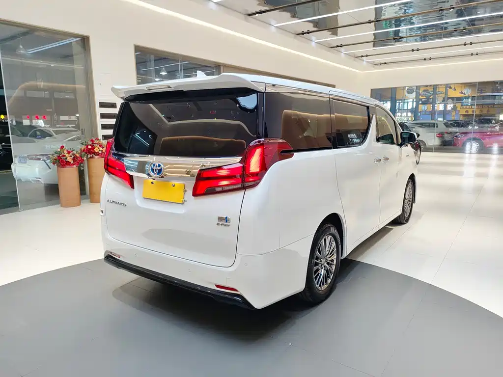 Toyota Alphard 2021 — фото 5