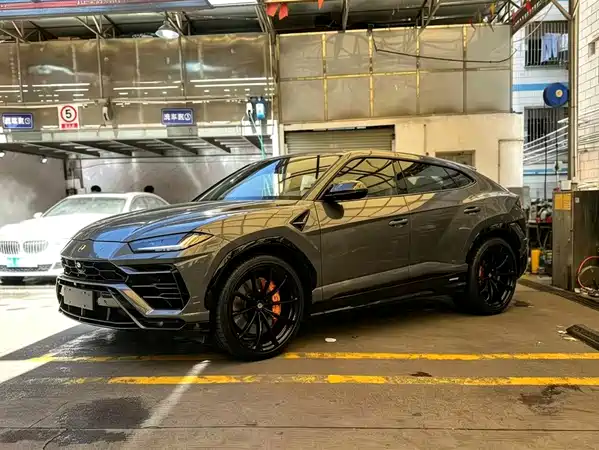 Lamborghini Urus 2024