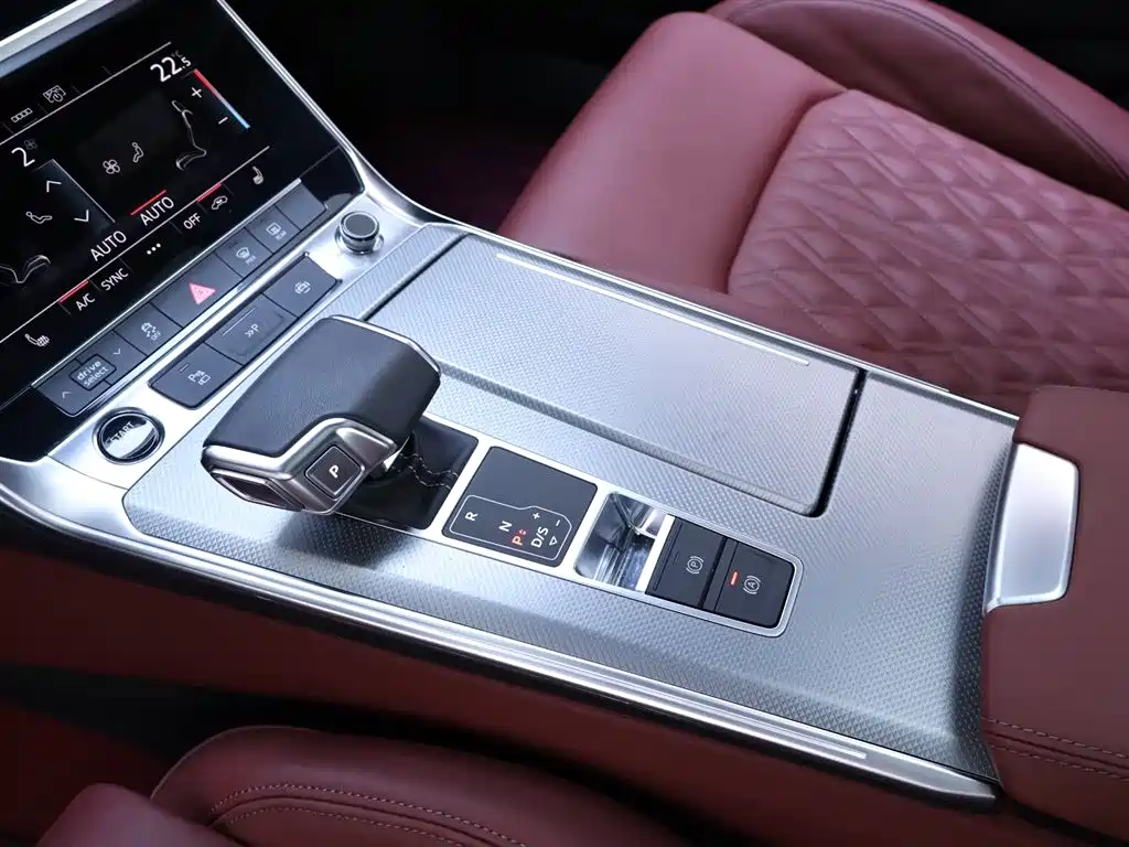 Audi A7L 2023 — фото 12
