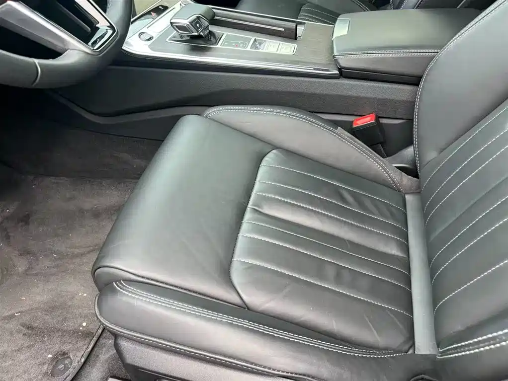 Audi A6L 2023
