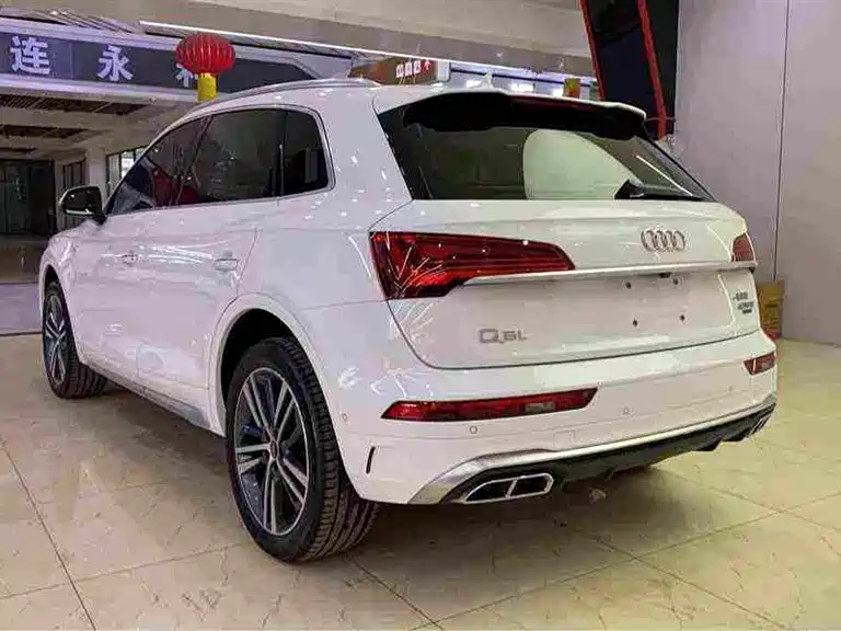 Audi Q5L 2022 — фото 18
