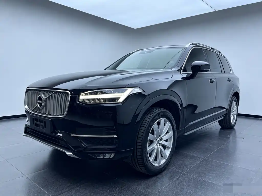 Volvo XC90 2018 — фото 1
