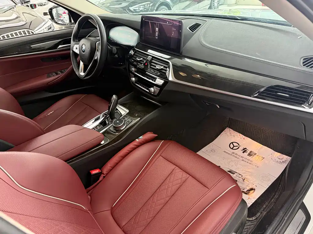 BMW 5 Series 2022 — фото 13