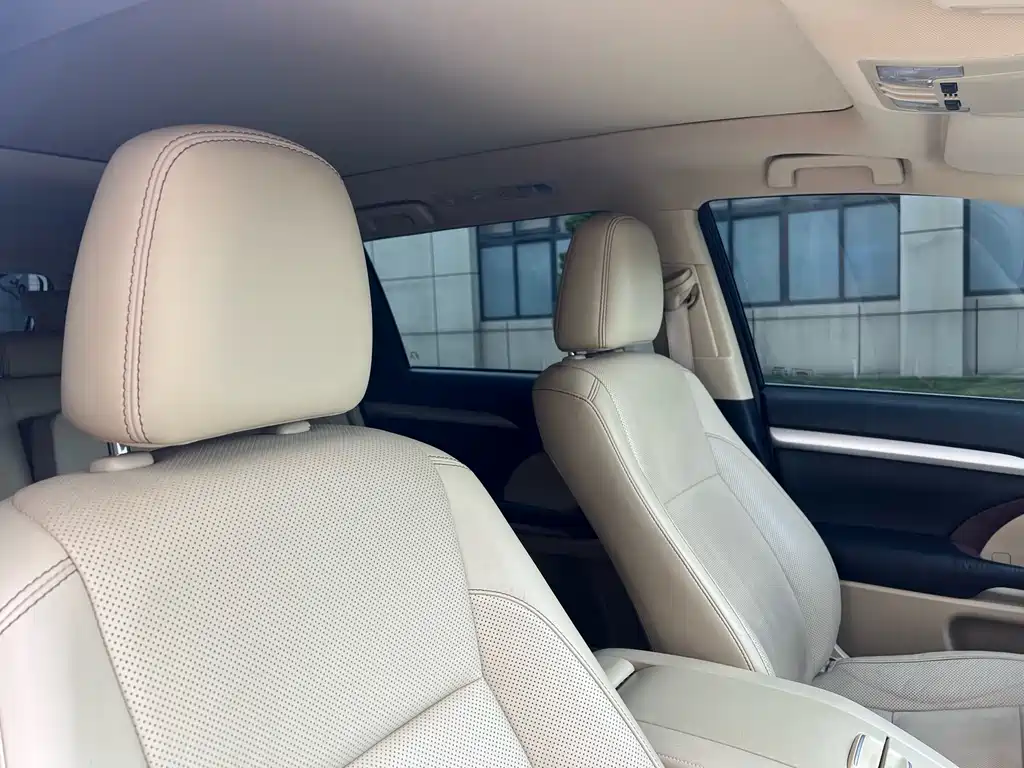 Toyota Highlander 2018 — фото 11