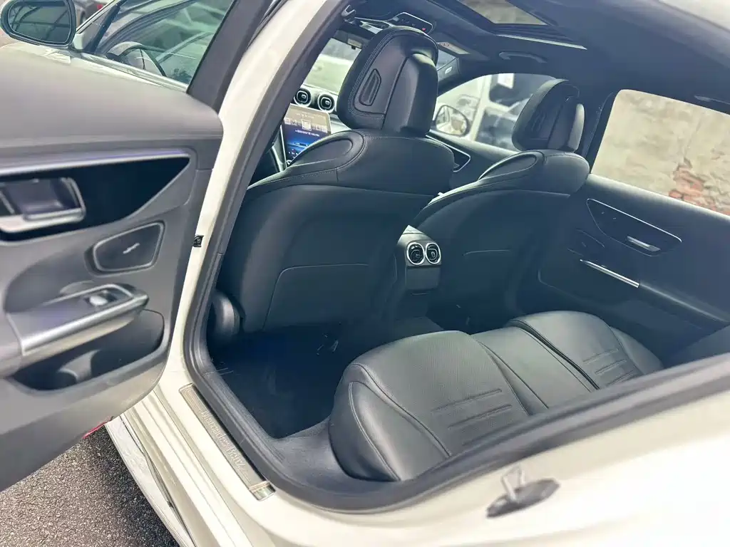 Mercedes-Benz C-Class 2022 — фото 4