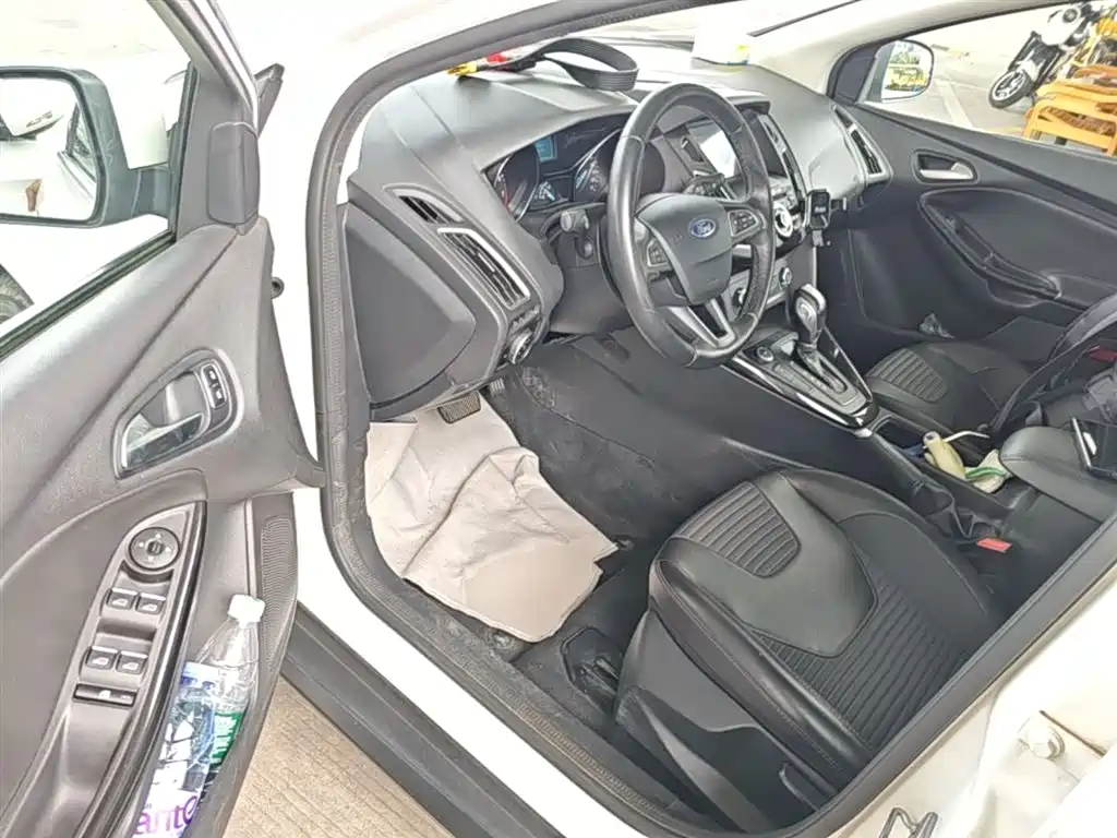 Ford Focus 2021 — фото 16