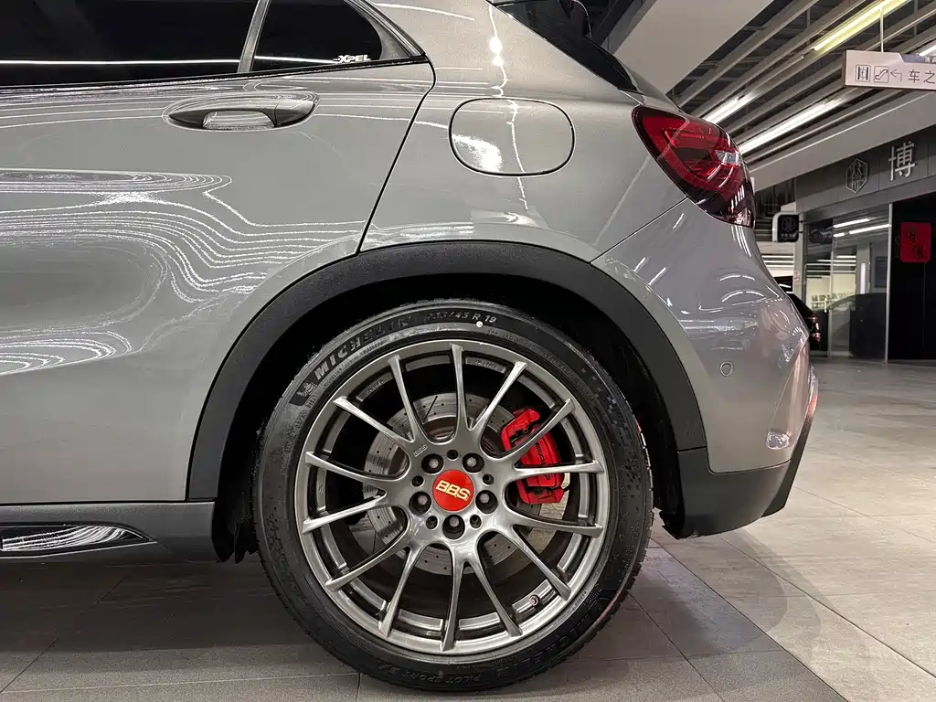 Mercedes-Benz GLA AMG 2019 — фото 19