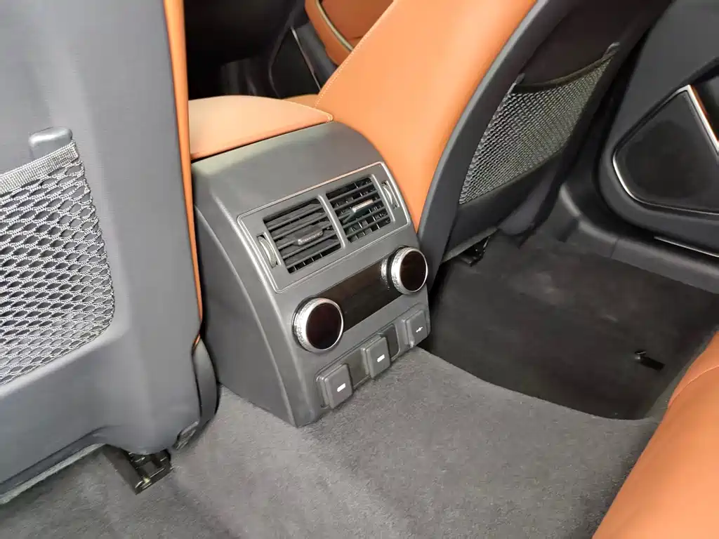 Jaguar XFL 2024 — фото 12