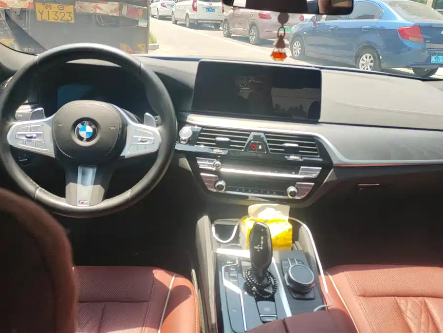 BMW 5 Series 2024 — фото 12