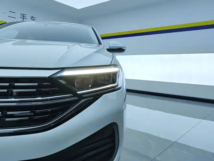 Volkswagen Sagitar 2025