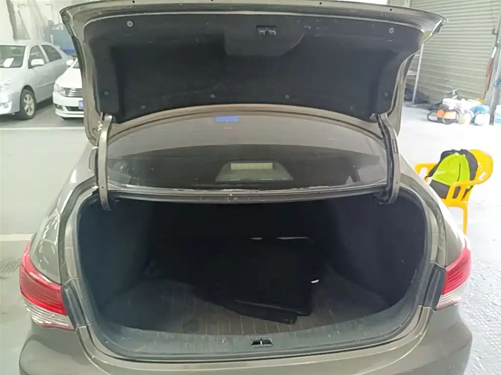 Nissan Sylphy 2012 — фото 15