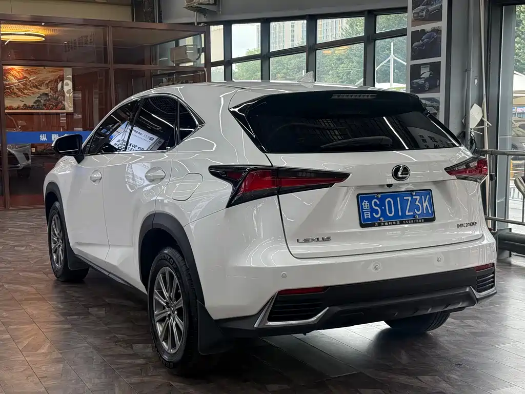 Lexus NX 2020