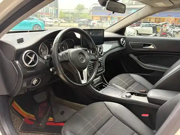 Mercedes-Benz GLA 2016