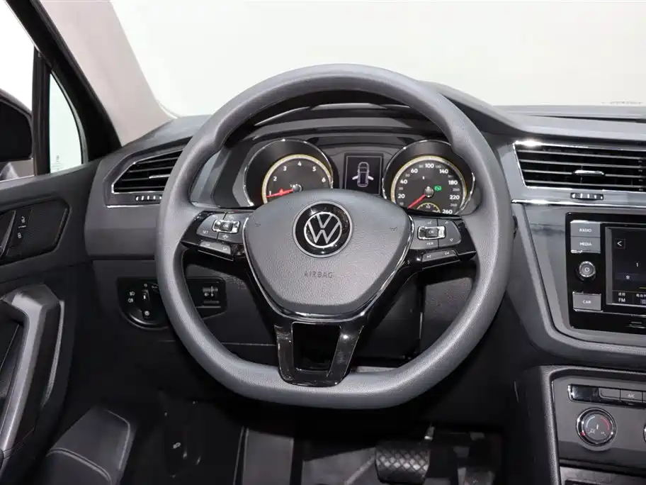 Volkswagen Tiguan L 2021 — фото 13