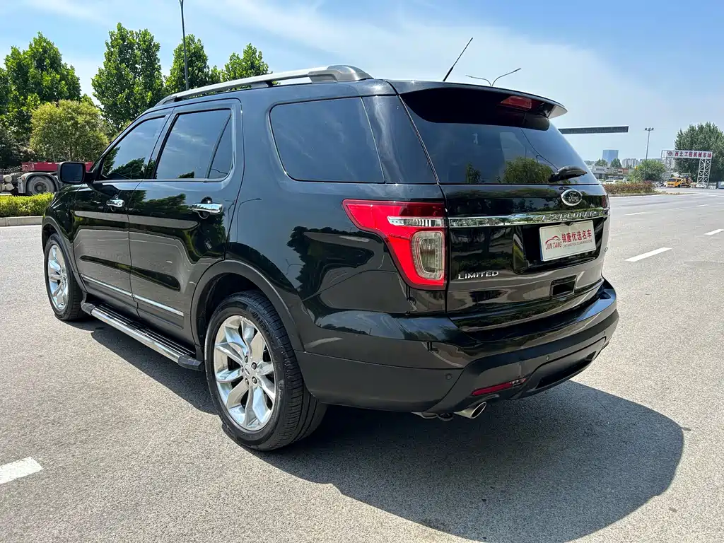 Ford Explorer 2015 — фото 14