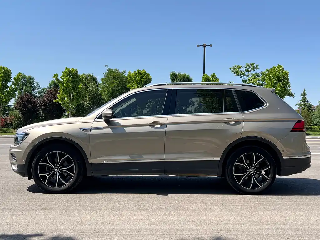 Volkswagen Tiguan L 2017 — фото 6