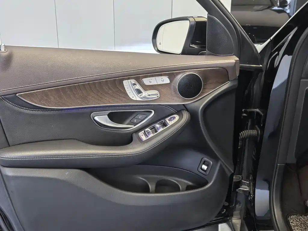 Mercedes-Benz GLC 2020 — фото 16