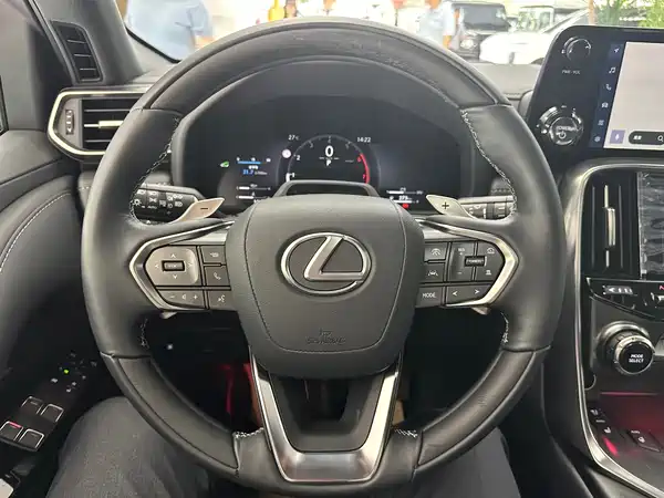 Lexus LX 2026