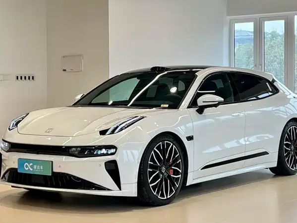Zeekr 001 2025