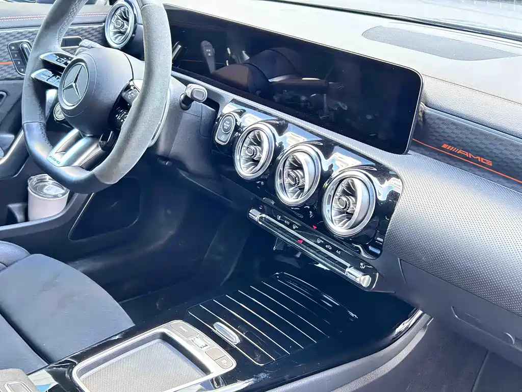 Mercedes-Benz A-Class AMG 2025 — фото 17