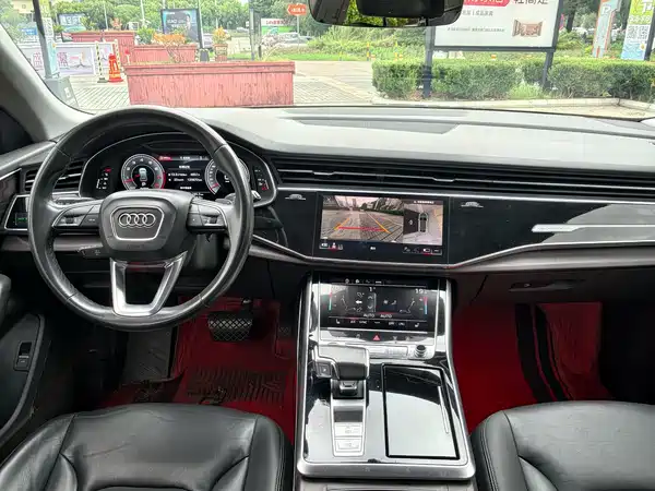 Audi Q8 2021