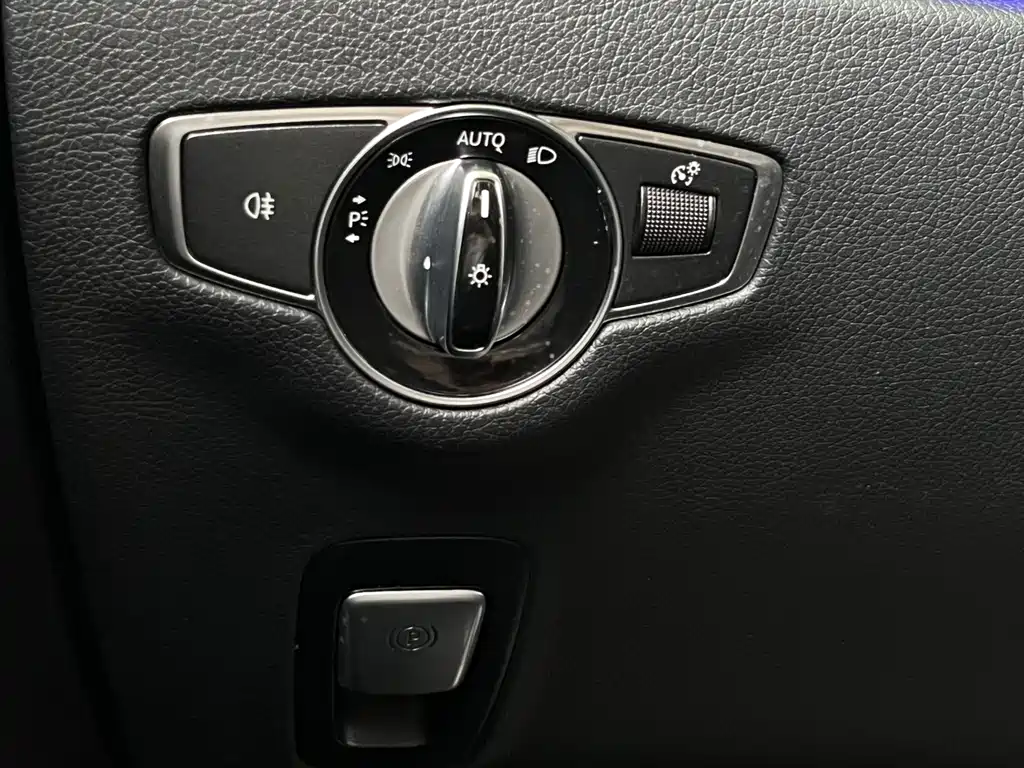 Mercedes-Benz E-Class 2018 — фото 16