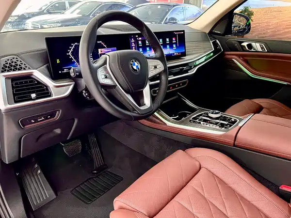 BMW X7 2025