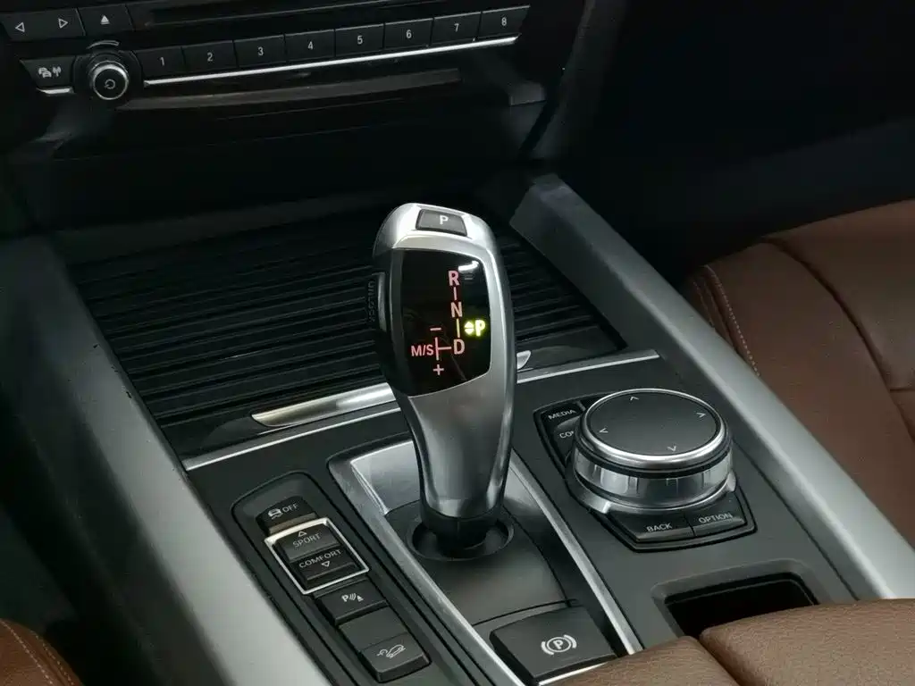 BMW X5 2018 — фото 13
