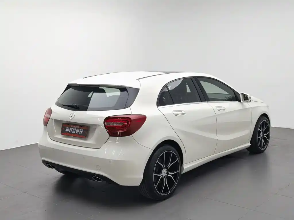 Mercedes-Benz A-Class 2015 — фото 2