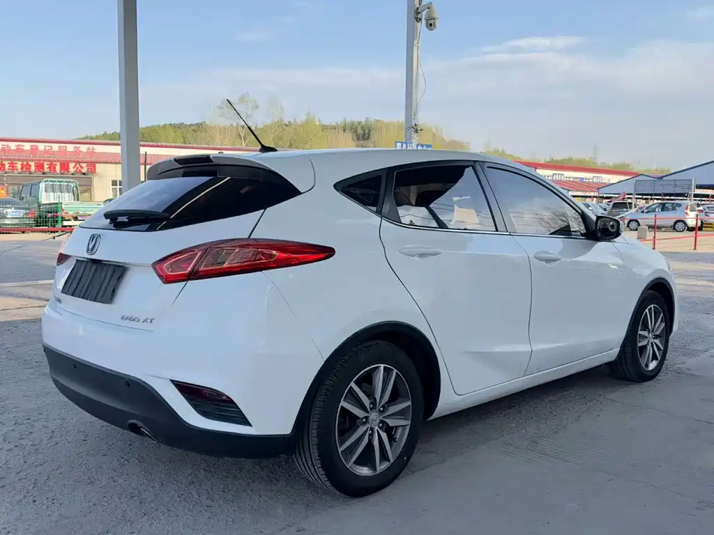 Changan Eado XT 2015 — фото 9