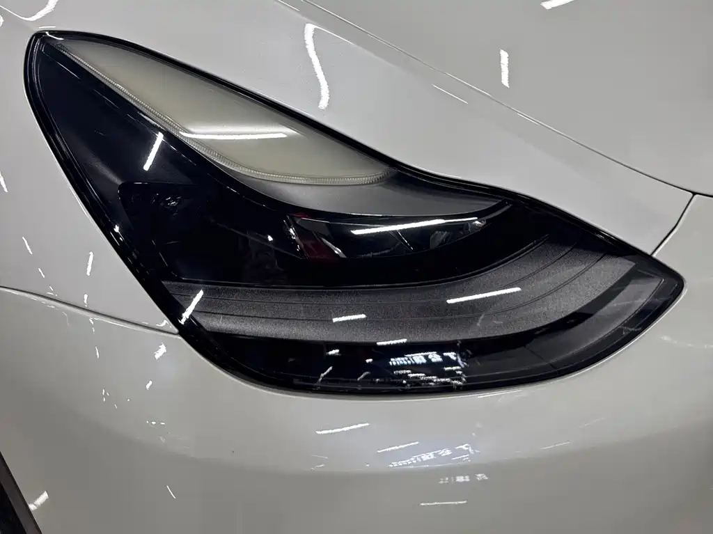 Tesla Model Y 2022 — фото 14