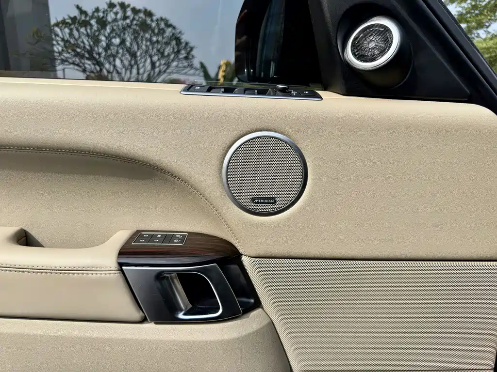 Land Rover Range Rover 2018 — фото 17