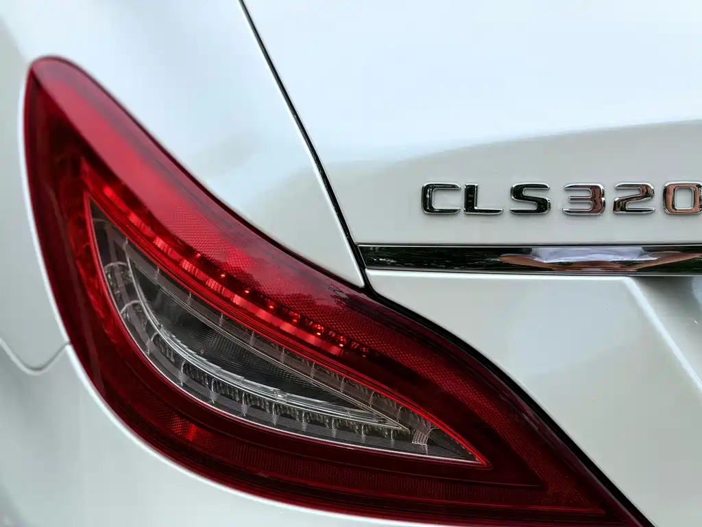 Mercedes-Benz CLS 2017 — фото 19
