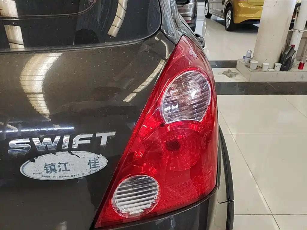 Suzuki Swift 2017 — фото 8