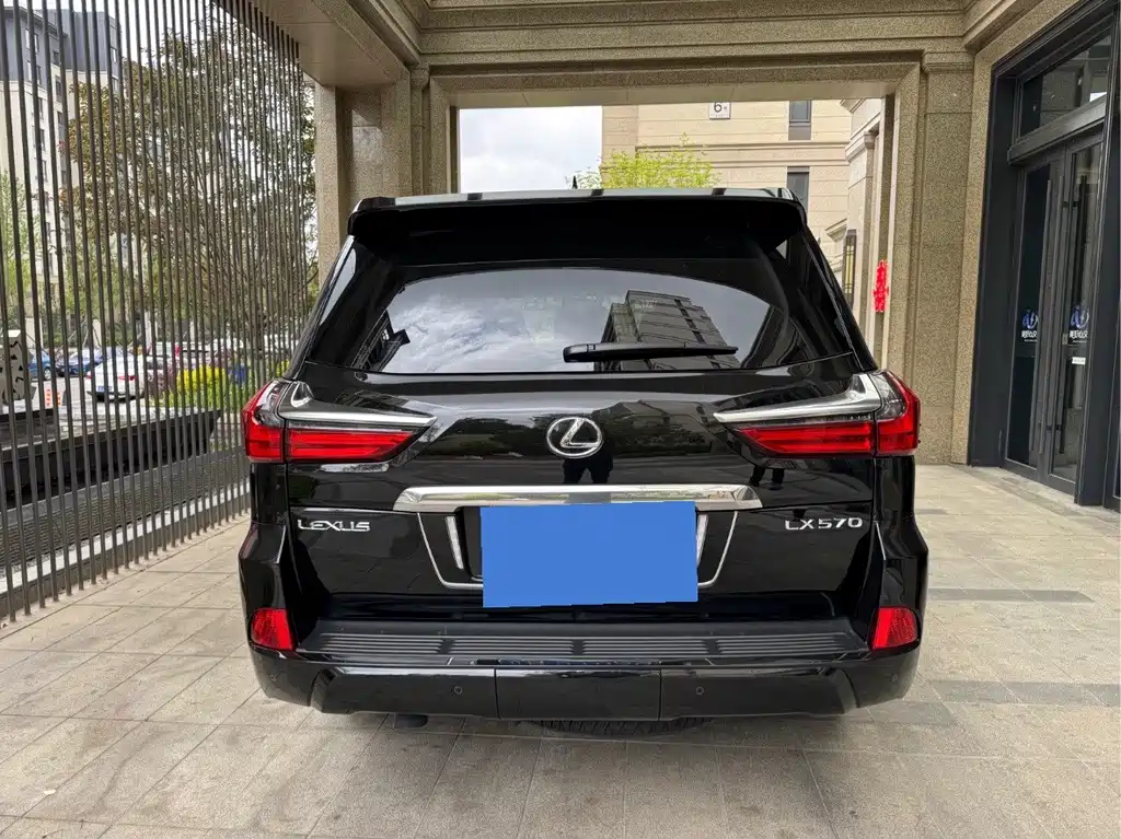 Lexus LX 2020 — фото 23